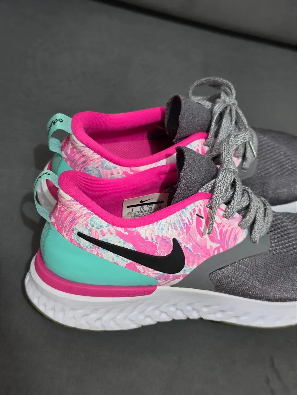 Nike Odyssey React Flyknit 2 Floral Print Women’s Sneakers Size 8